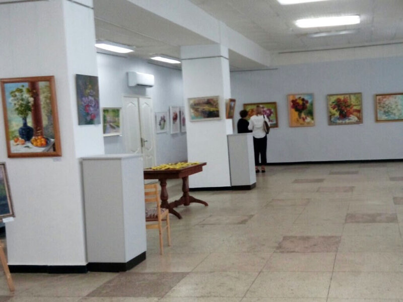 У Лубнах відкрили збірну виставку місцевих художників
