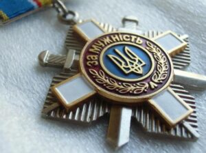 У Чорнухинській громаді родинам двох загиблих Захисників передали державні нагороди