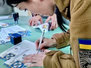 Кременчуцька спілка філателістів випустила конверти з військовими підрозділами, сформованими в місті на Дніпрі