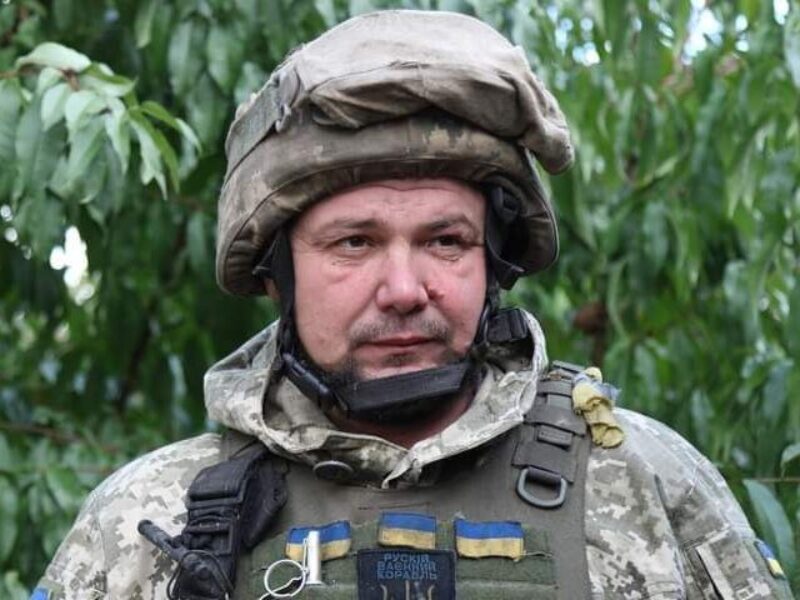 “Я можу списатися та виїхати, але не зроблю цього”: сержант після фронту перевівся до ТЦК і допомагає родинам полеглих