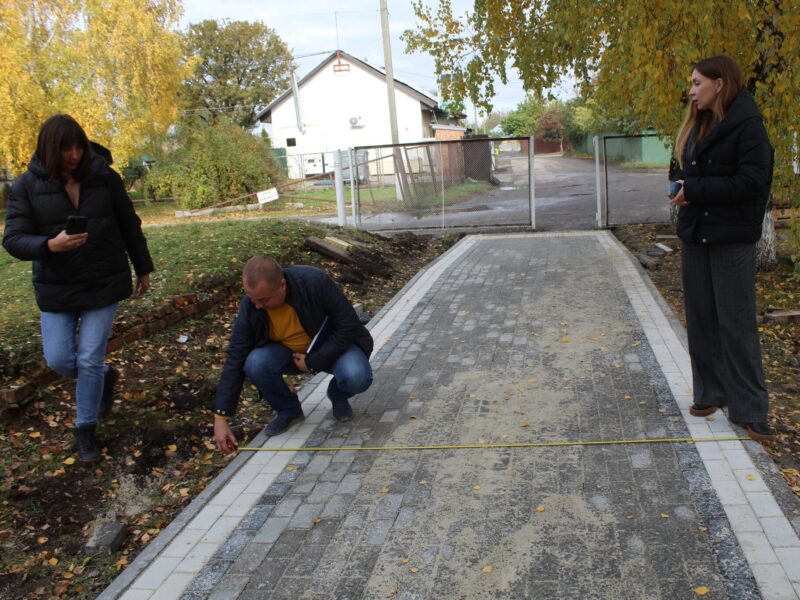В Опішні перевірили хід створення безбар’єрного середовища в лікарні