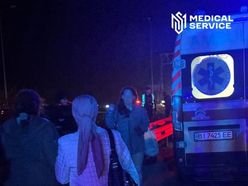 Екіпаж 4-го окремого медбату 3 АК першим прийшов на допомогу постраждалим у ДТП біля Полтави