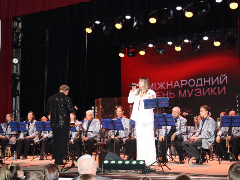 “Thank You For The Music”, “Смарагдове небо”, “Європа”: в обласному центрі відзначили День музики з Міським духовим оркестром “Полтава”