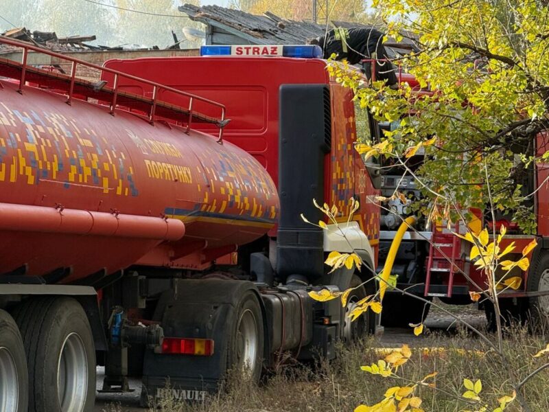 У Полтаві через дрони пошкоджень зазнали 6 багатоквартирних будинків і 2 приватних, оперативні служби працюють на місці події