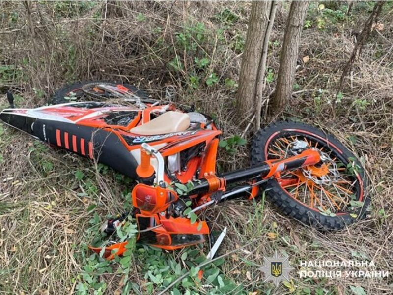 Смертельна ДТП на Полтавщині: мотоцикліст загинув, врізавшись у дерево