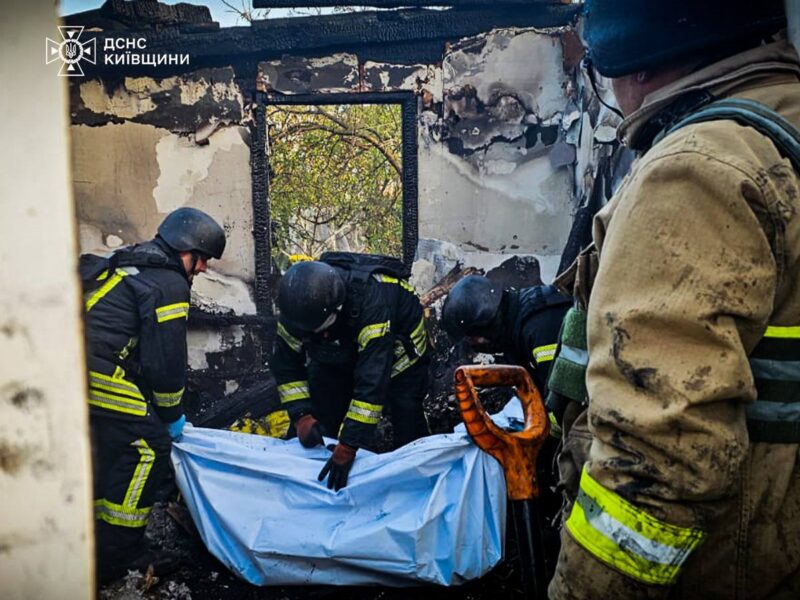 Внаслідок нічного обстрілу Київщини загинула жінка та двоє дітей, у тім числі немовля