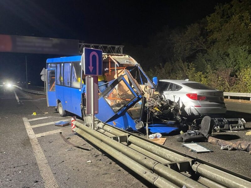 ДТП на трасі Київ–Харків: у Супрунівці зіткнулися три автомобілі, є травмовані