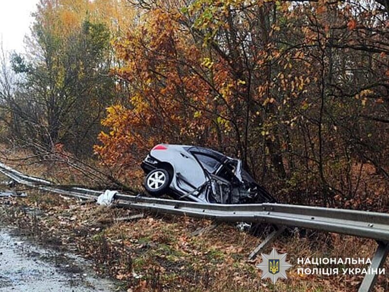 На Полтавщині загинули троє людей внаслідок зіткнення легковика і вантажівки