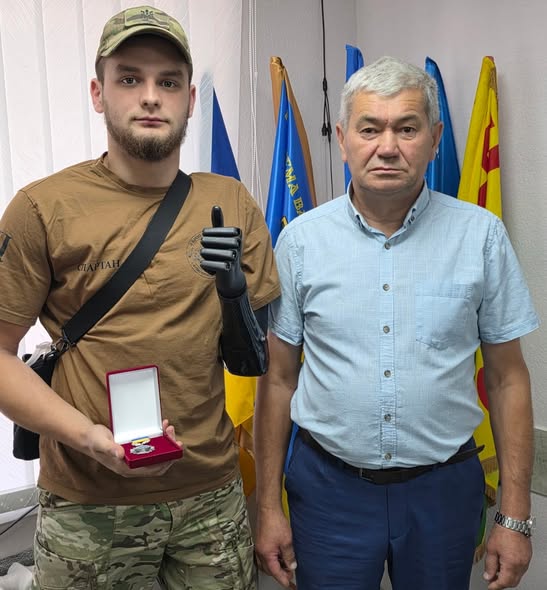 Нагородження військовослужбовця Максима Гречухи