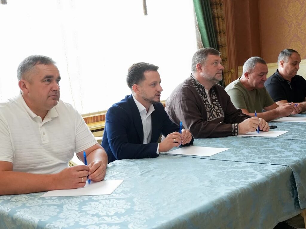 Олег Мізік, Олексій Устенко, Олександр Корнієнко та інші учасники зустрічі