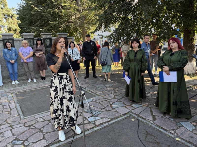 Галерея Героїв у центрі Хорола