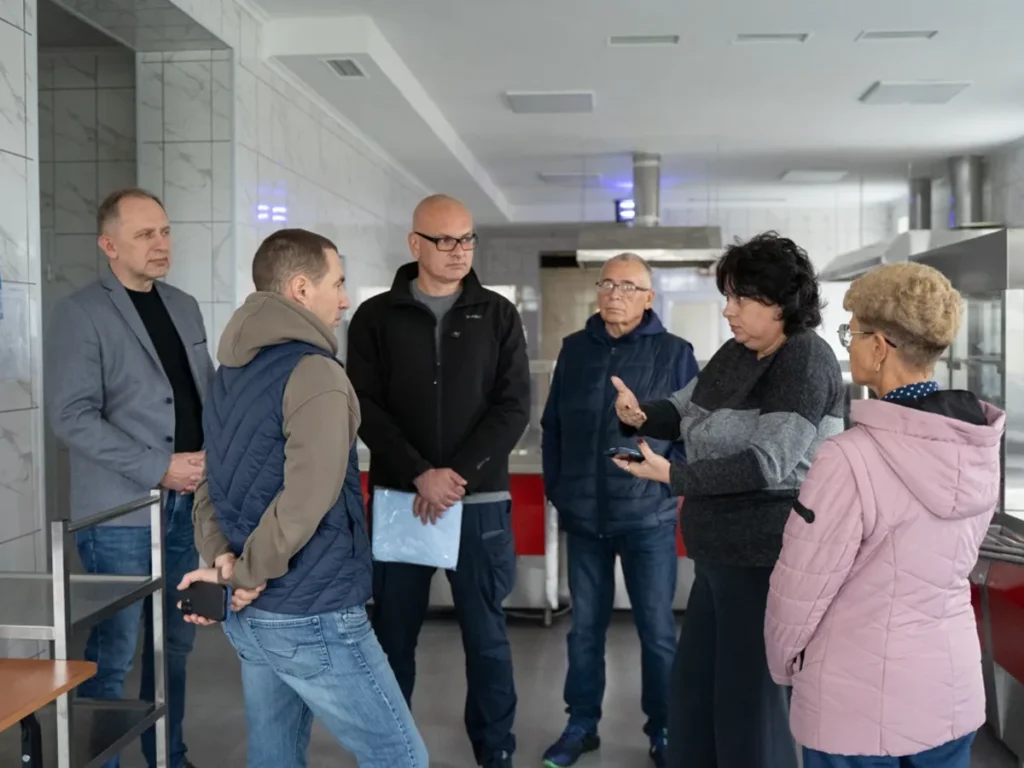 Безпека, харчування та розвиток профтехосвіти: керівництво Полтавської ОВА проінспектувало заклади Зіньківської громади