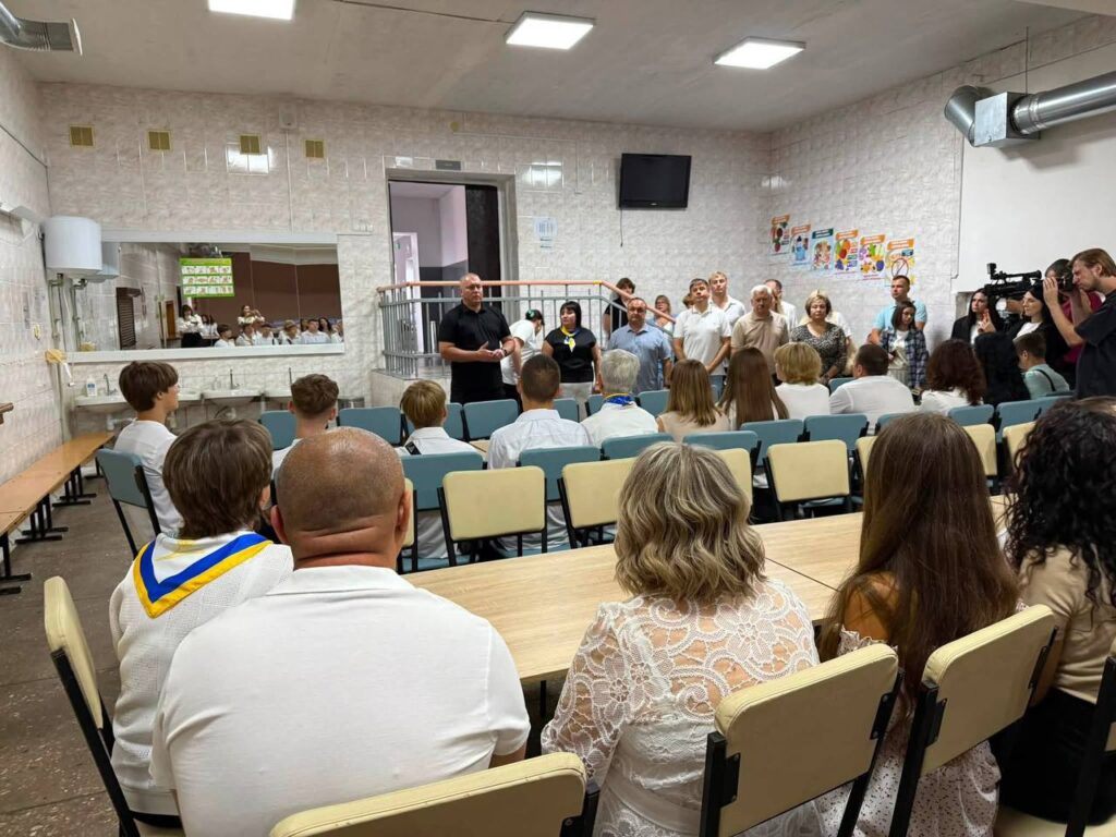 керівництво області виступає перед освітянами
