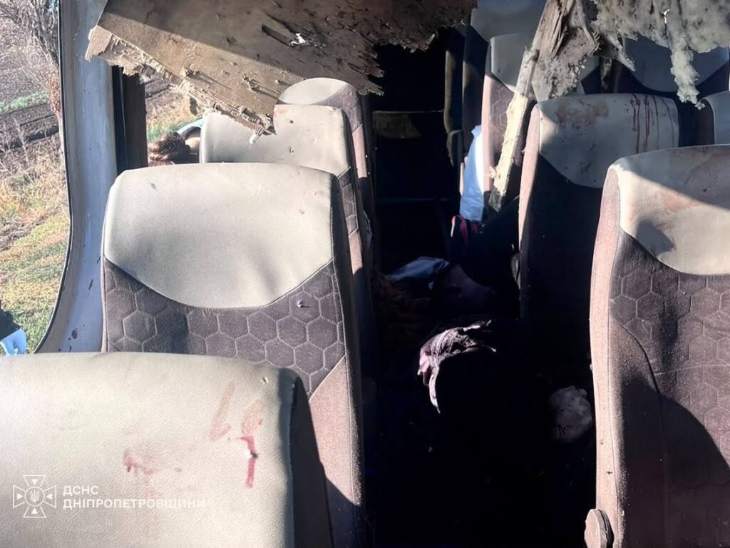 Російський дрон ударив по маршрутці біля Нікополя: загинули п’ятеро людей, ворог також атакував Полтавщину