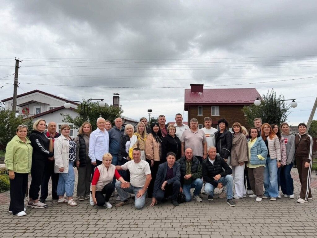 Оленяча ферма, «Лісова пісня» та підтримка військовиків: візит полтавської делегації на Волинь триває