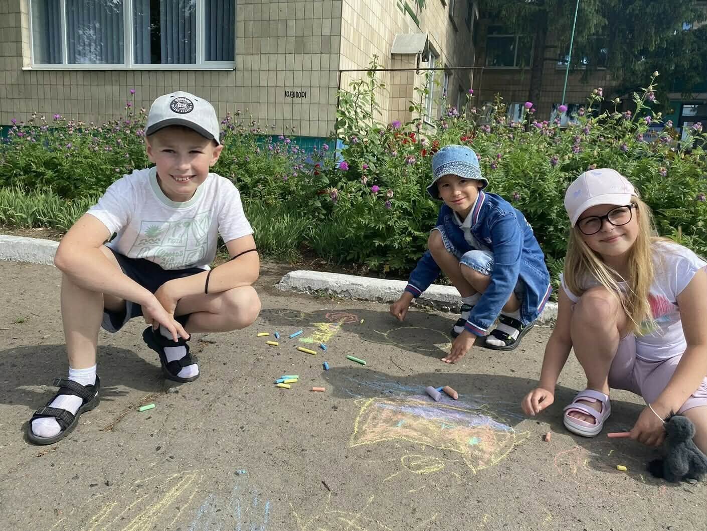 діти у таборі