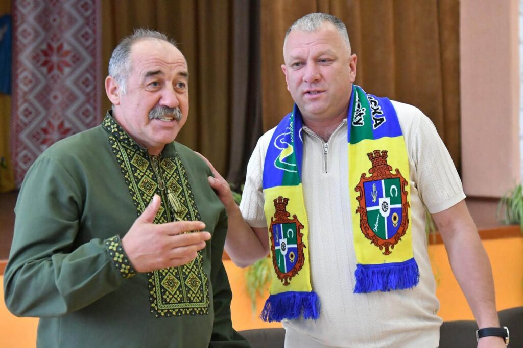 голови громад спілкуються