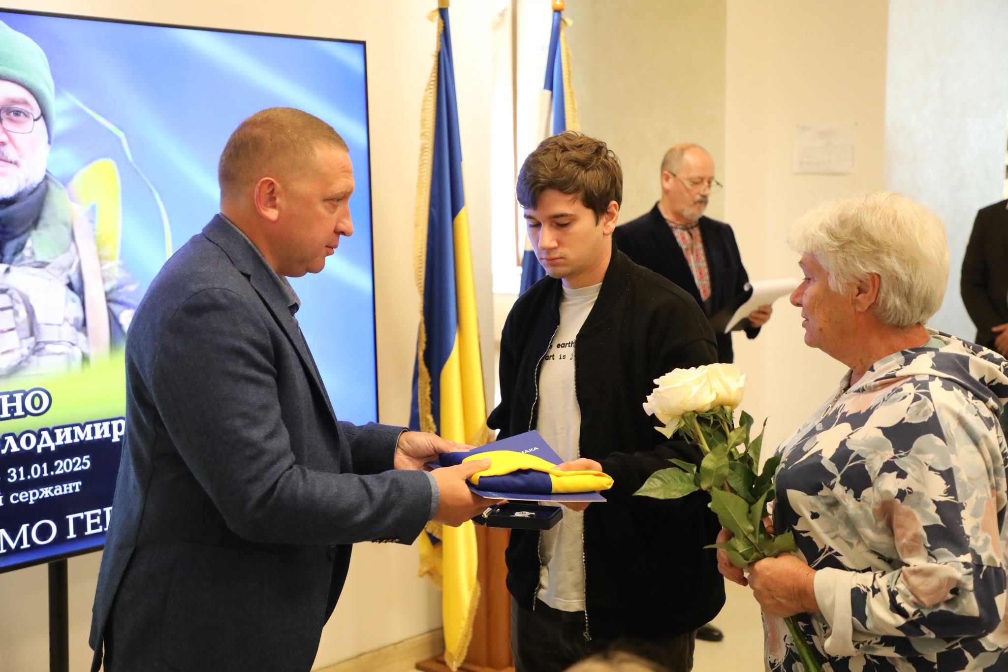 Передача відзнаки рідним захисників