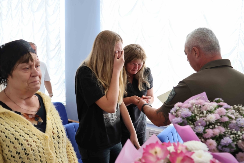 родичі Олега Ковтуна отримують медаль