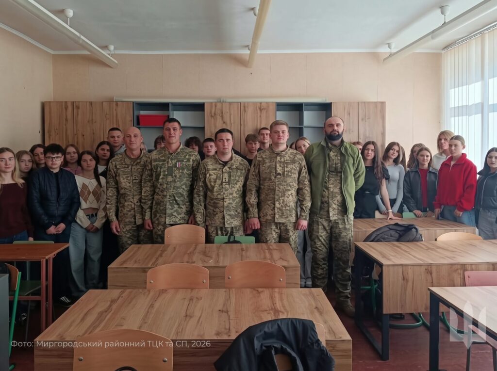 Врятував екіпаж під вогнем: Герой України Ігор Левченко зустрівся зі школярами на Полтавщині