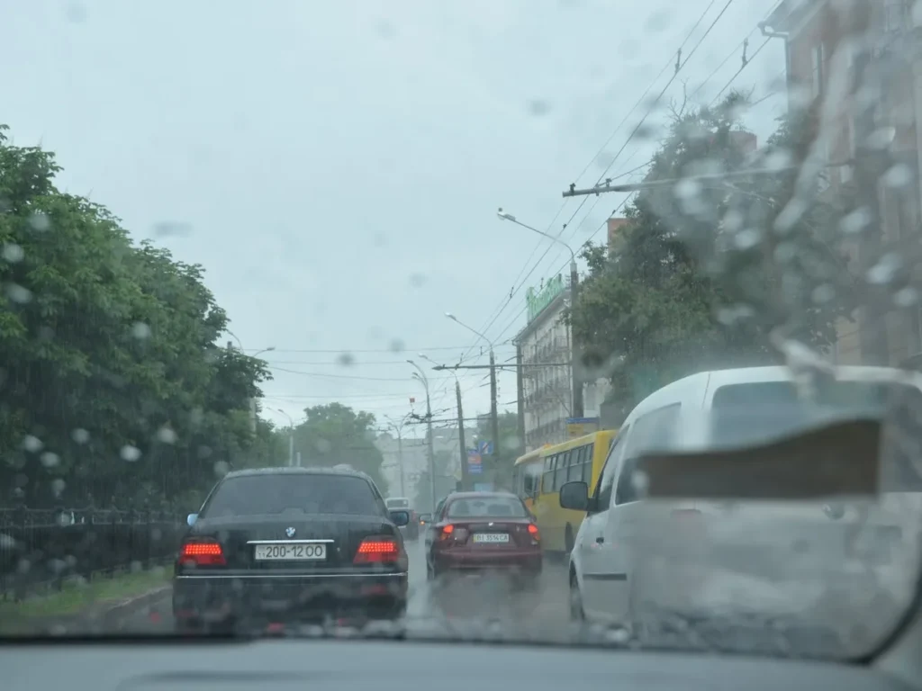 Дощі, шквальний вітер до 20 м/с та зниження температури: прогноз погоди на Полтавщині 