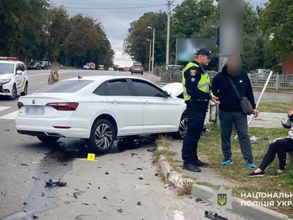 ДТП у Полтаві на перехресті Мазепи та Великотирнівської: травмовано водія, правоохоронці відкрили провадження