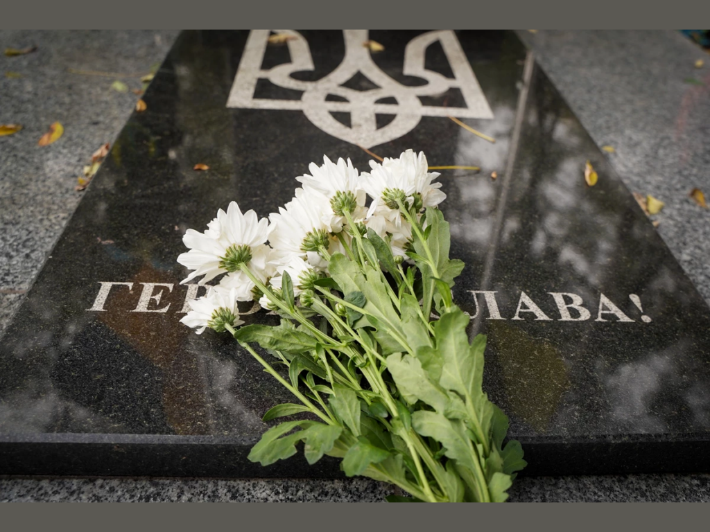У Градизькій громаді вшанували полеглих захисників і перевірили будівництво меморіальних алей