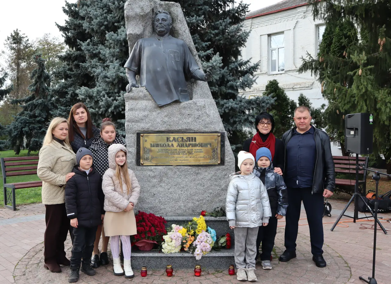 У Кобеляках вшанували пам’ять лікаря та поета Миколи Касьяна