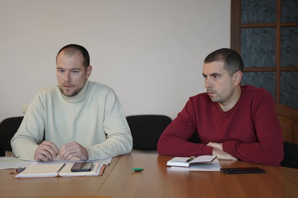 учасники наради