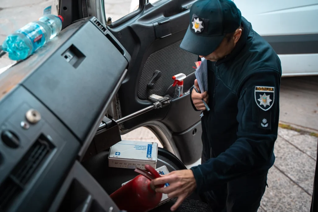 перевірка автобусів