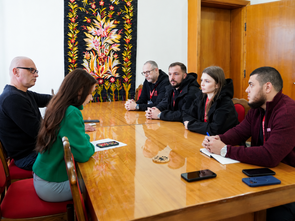 Житло, юридична допомога та інтеграція: Полтавщина обговорила співпрацю зі «Схід SOS» для підтримки переселенців