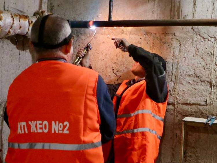 Майже 900 багатоповерхівок ЖЕО №2 в Полтаві готові до опалювального сезону: відновлено пошкоджені мережі та закуплено генератори для будинків