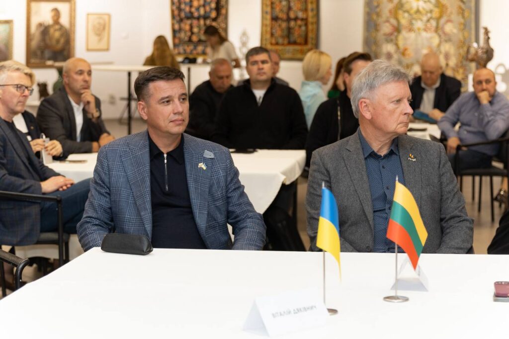 обговорення співпраці