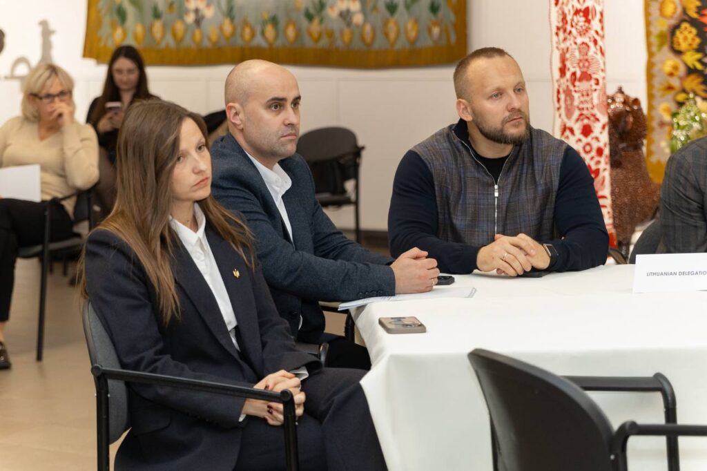 обговорення співпраці