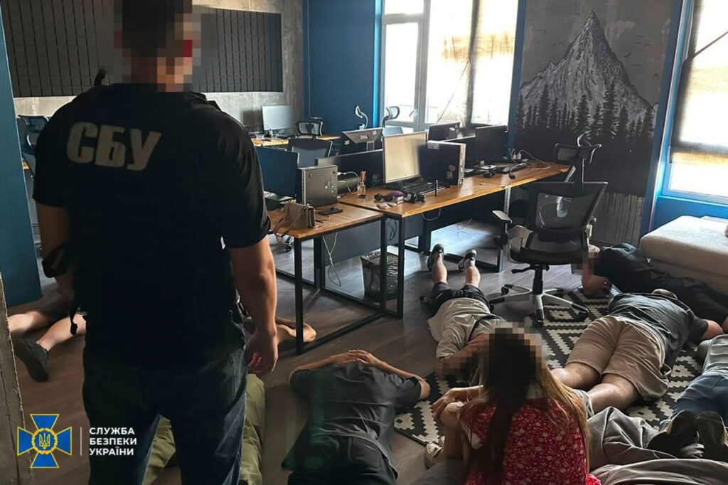 СБУ викривають шахрайські офіси