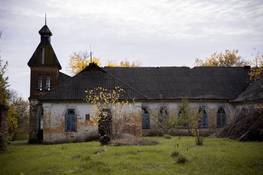 будівля школи