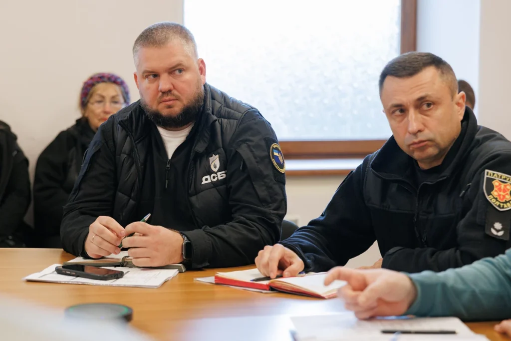 учасники наради