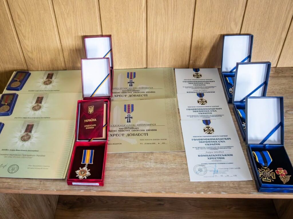 Їхні імена залишаються в пам’яті: у Миргороді рідним передали відзнаки загиблих воїнів