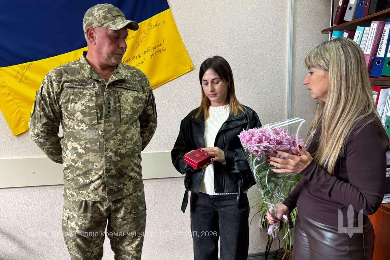 передача нагороди сестрі полеглого воїна