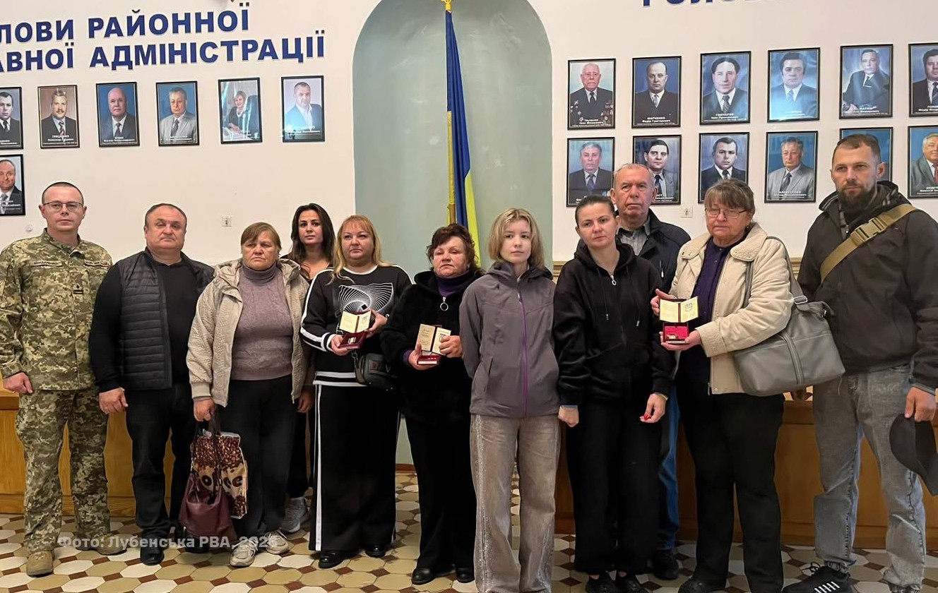 У Лубнах родинам полеглих захисників передали державні та відомчі нагороди