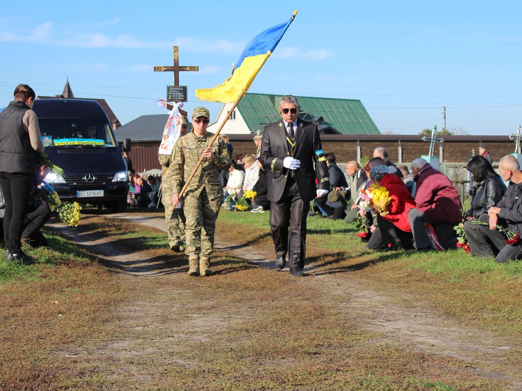 Піщанська громада попрощалася із захисником Романом Покутнім, який загинув на Донеччині