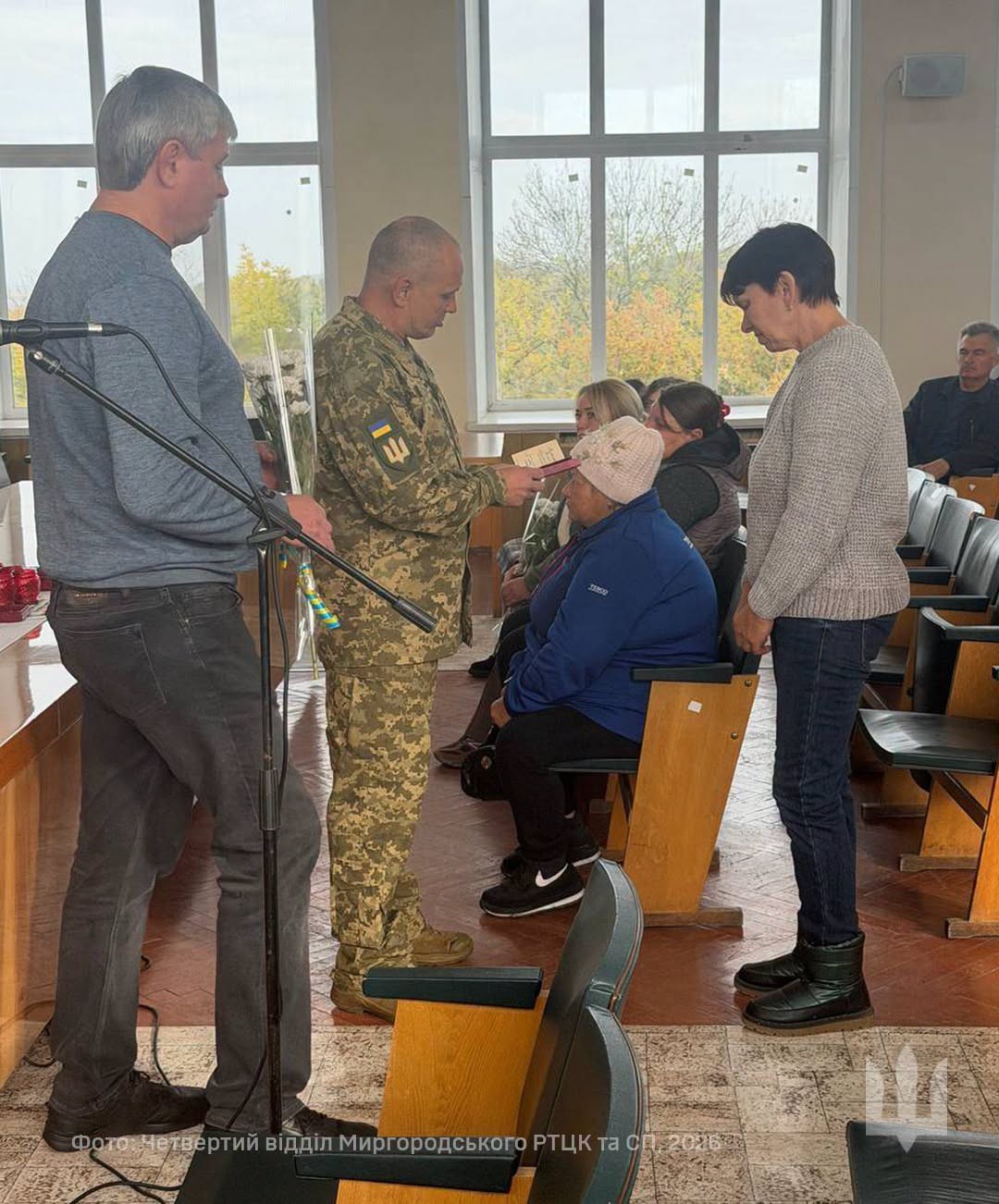 У Шишаках родинам п'ятьох полеглих Захисників передали державні та відомчі нагороди