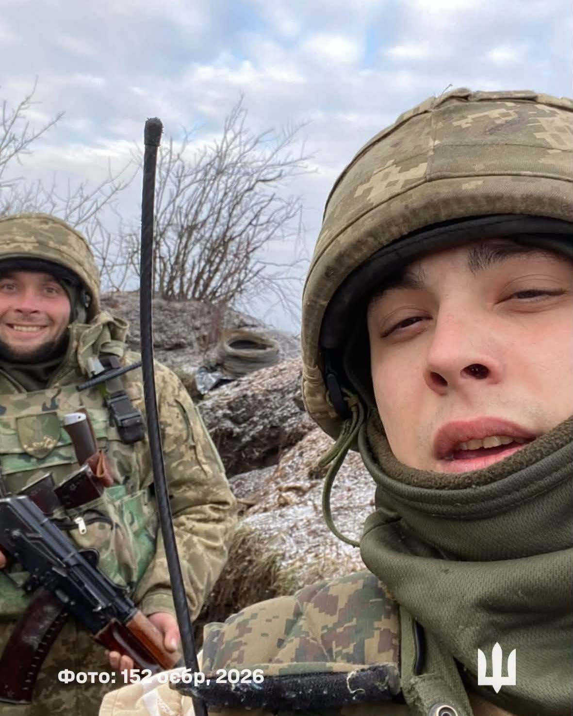 Денис із побратимом