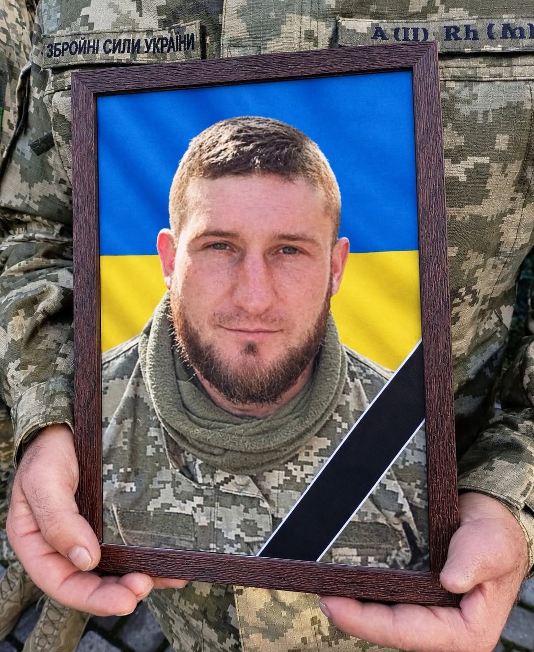 Глобинська громада попрощалася із захисником Ярославом Ванґелою