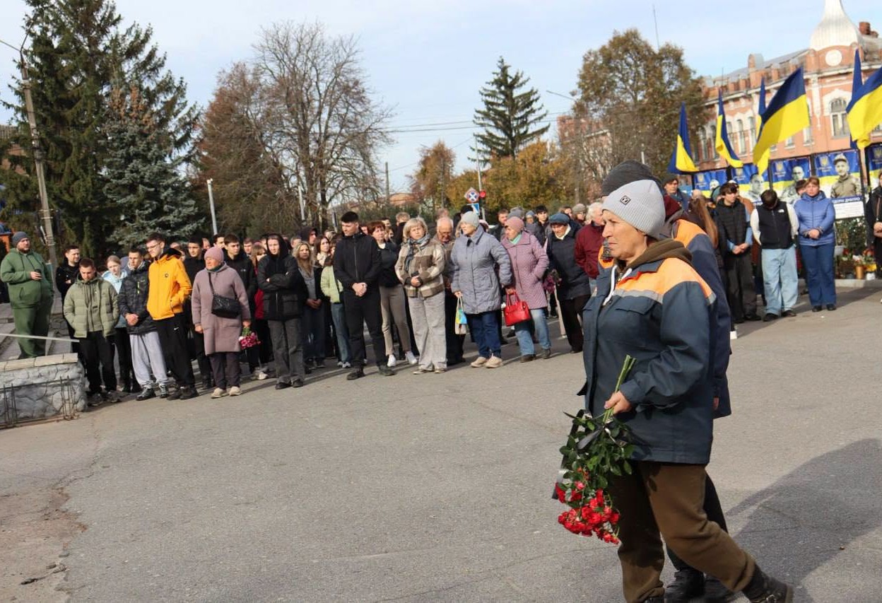 У Зіньківській громаді попрощалися із загиблим Захисником України