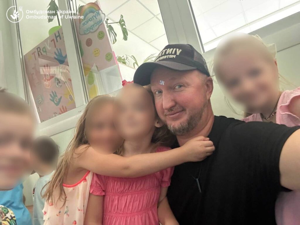 Майже рік боротьби: після суду та втручання омбудсмана незаконно мобілізованого вчителя з Полтавщини звільнили з військової служби