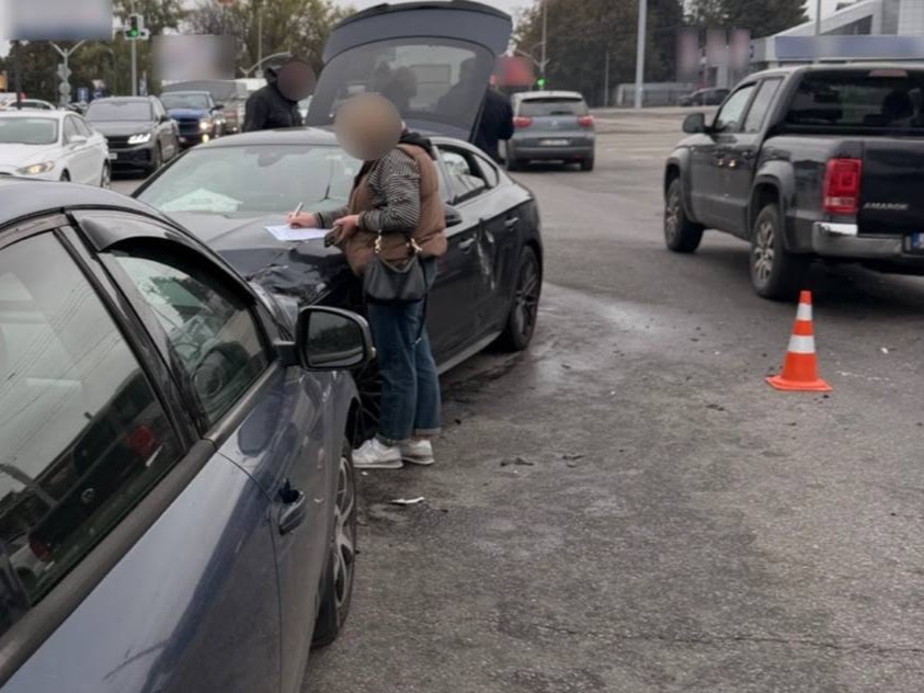 У Полтаві сталася ДТП за участі трьох автомобілів