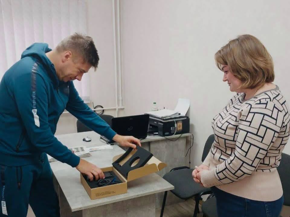 Детектор дронів «Чуйка» для захисника: у Диканьці передали обладнання військовослужбовцю