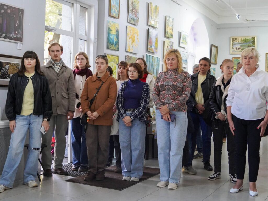 «Мистецтво, що формує завтра»: у Полтаві напередодні Дня художника презентували роботи молодих митців