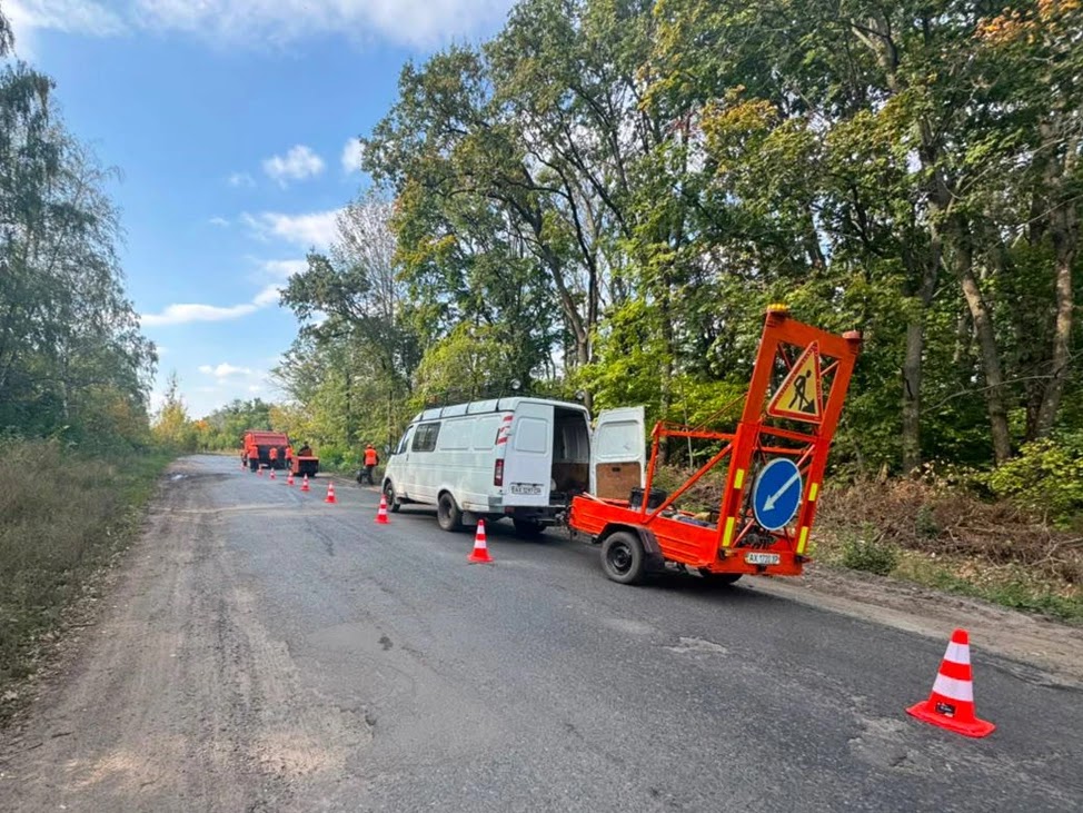 Майже 10 тисяч квадратних метрів доріг відновили на Полтавщині за тиждень